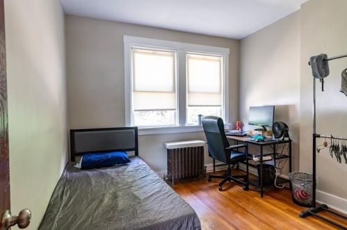 5701 Pocusset St, Pittsburgh PA 15217-2218 exterior