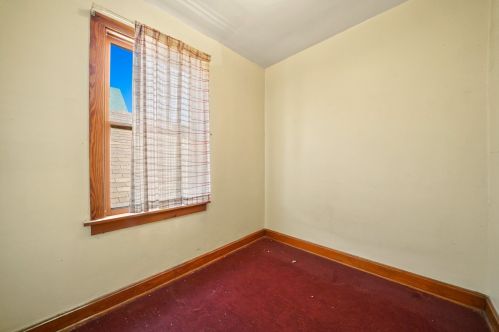 8417 Brandon Ave, Chicago IL 60617-4457 exterior