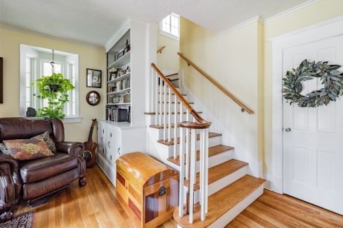 80 Roseland Ter, Springfield MA  01106-1128 exterior