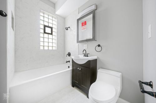 8428 Sangamon St, Chicago IL 60620-3211 exterior