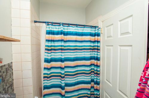 7316 Frankford Ave, Philadelphia PA 19135-3405 exterior