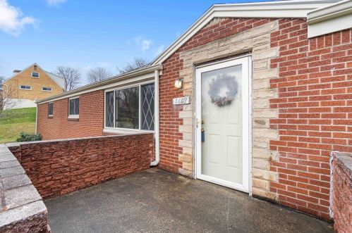 5608 Diann Dr, Pittsburgh, PA 15236-3309