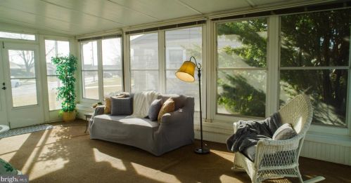 22 Lincoln Dr, Hanover PA 17331-4906 exterior