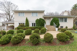 1746 Great Falls St, Mc Lean VA  22101-5458 exterior