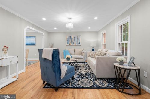 11301 Bedfordshire Ave, Rockville, MD 20854-2006