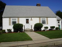 103 Sheridan St, Newton, MA 02465-1057