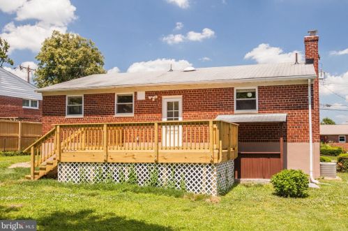 4706 Creek Shore Dr, Rockville MD  20852-2407 exterior