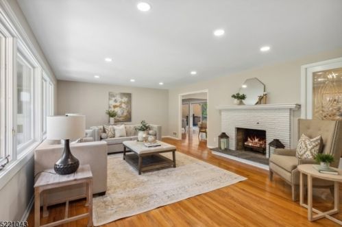 53 Highlander Dr, Scotch Plains NJ 07076-2419 exterior