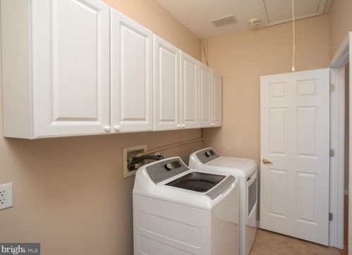 5 Taylor Ct, Columbus NJ  08022-2339 exterior