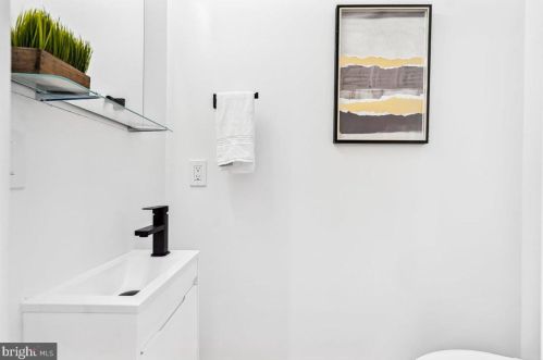 2523 Elvans Rd, Washington DC 20020-3505 exterior