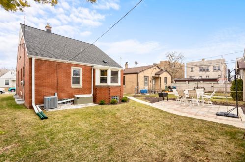 1817 53, Milwaukee WI 53208-1759 exterior