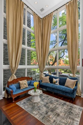 1523 School St, Chicago IL 60657-2121 exterior