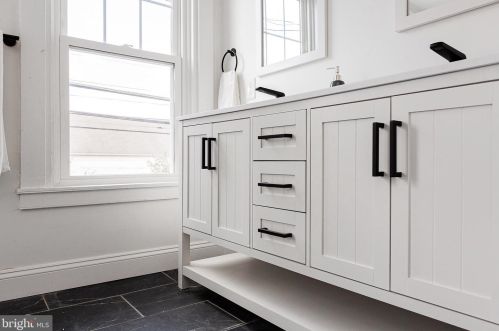 216 James St, Lancaster PA 17603-2910 exterior