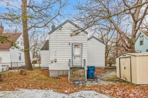 2304 Howden St, Meskegon MI 49444-1611 exterior