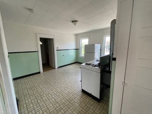 130 Stafford St, Worcester MA 01603-1438 exterior