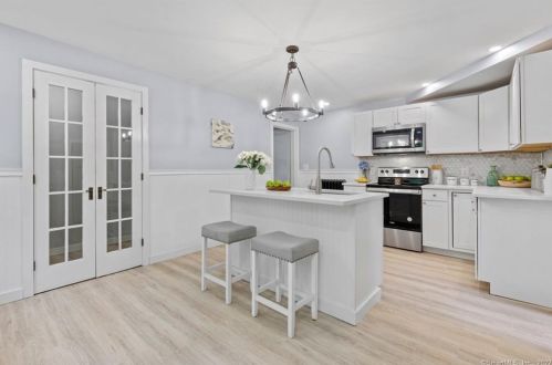 27 Lewis Blvd, Killingly CT 06239-1627 exterior