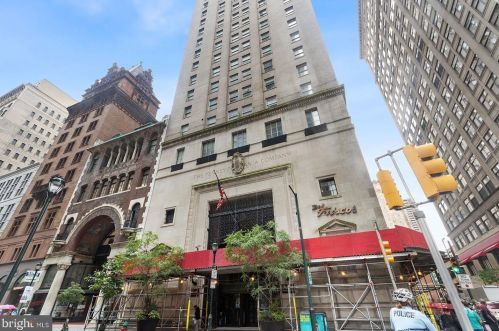 111 15th St, Philadelphia PA 19102-2625 exterior