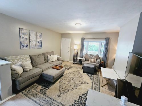 7 Holt St, Pittsburgh PA 15203-2450 exterior