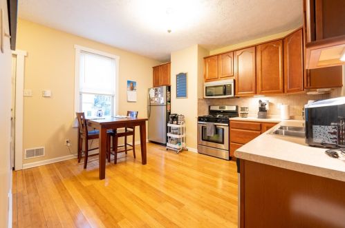 1308 Eleanor St, Pittsburgh PA  15203-2719 exterior