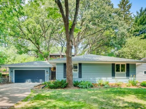 1746 Canyon Ln, Saint Paul, MN 55112-7239