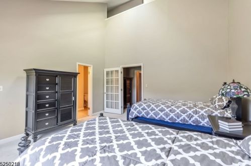 25 Wareham Ct, Scotch Plains NJ 07076-3138 exterior