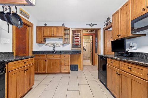 1015 76, Milwaukee WI 53214-3031 exterior