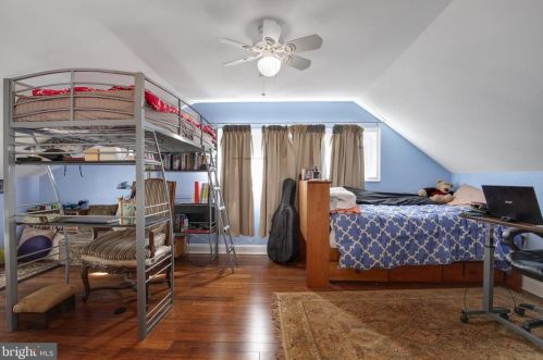 813 Crothers Ln, Rockville MD 20852-1104 exterior