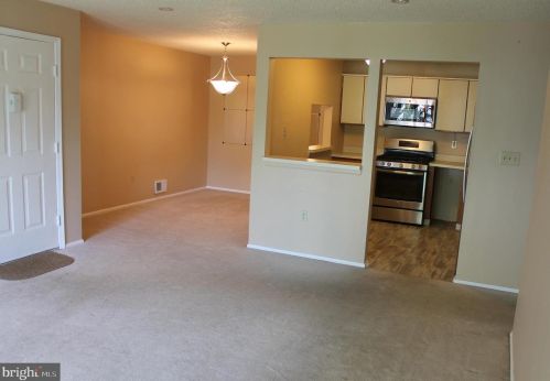 17 Mendrey Ct, Trenton NJ 08648-2661 exterior