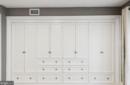 128 Bainbridge St, Philadelphia PA  19147-2402 exterior