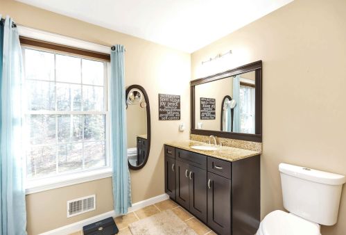 102 Bog Rd, Concord NH 03303-1008 exterior