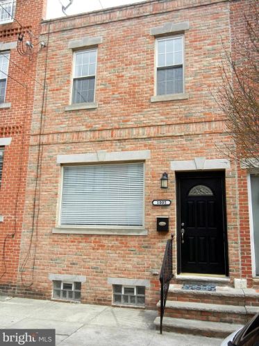 1005 21st St, Philadelphia PA  19146-2601 exterior