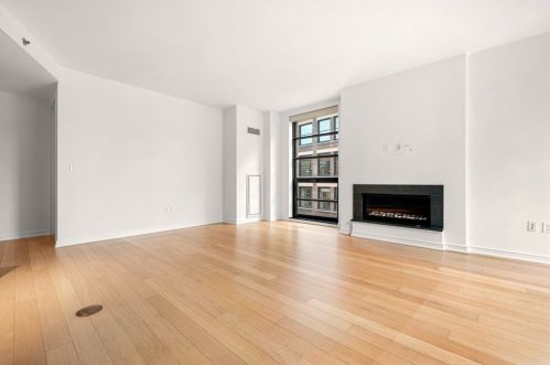 580 Washington St, Boston MA  exterior