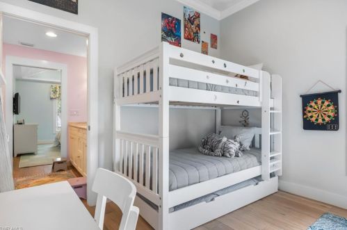 7521 Cordoba Cir, Naples FL 34109-7118 exterior