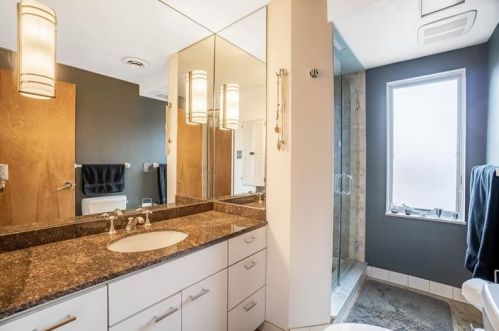 137 Grandview Ave, Pittsburgh PA 15211-1205 exterior