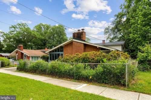 906 Belgrade Rd, Silver Spring MD 20902-3248 exterior