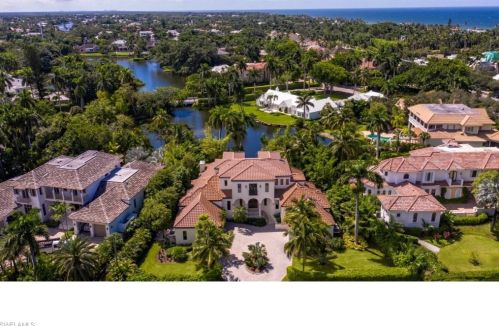 2375 Lantern Ln, Naples FL 34102-7721 exterior