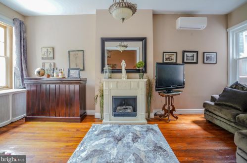 1128 Marlborough St, Philadelphia PA 19125-4113 exterior