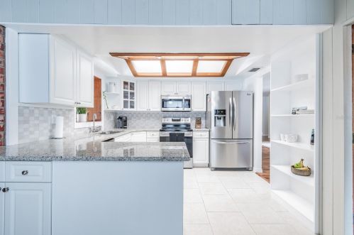 8314 Boxwood Dr, Tampa FL  33615-4937 exterior