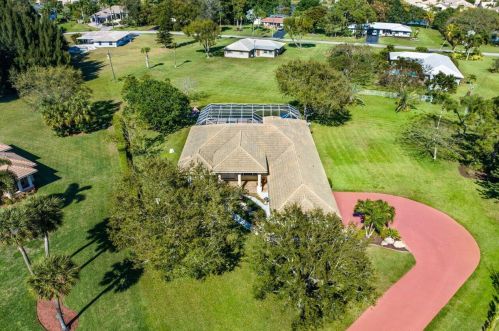 8290 Mizzen Dr, Boynton Beach FL 33472-2721 exterior