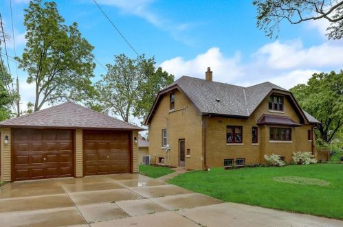 203 88, Milwaukee WI 53226-4616 exterior