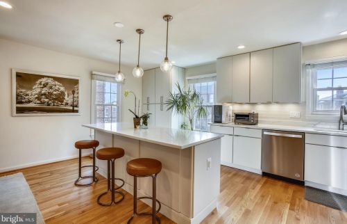 7408 Salford Ct, Alexandria VA  22315-4728 exterior