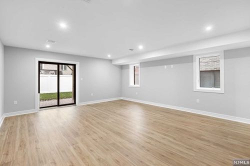 55 Knox Ave, Cliffside Park NJ 07010-3102 exterior