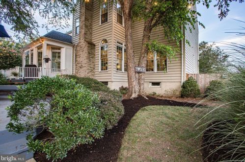 13606 Mt Prospect Dr, Rockville MD 20850-3510 exterior