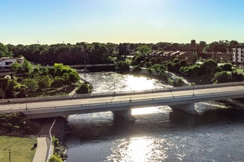 221 Mishawaka Ave, Mishawaka IN 46545-6015 exterior