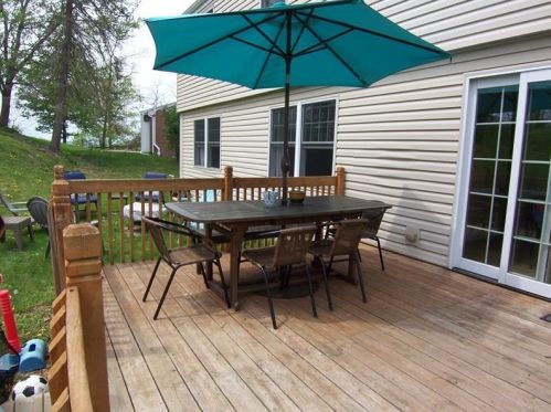 2242 Clairmont Dr, Pittsburgh PA  15241-3210 exterior