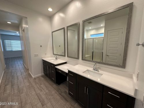 32735 22nd Dr, Phoenix AZ  85085 exterior