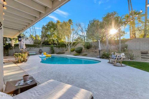 9242 34 Pl, Phoenix AZ 85028-4964 exterior