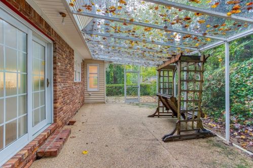 1638 Fernleaf Cir, Atlanta GA 30318-1417 exterior