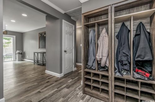 20 Arcadia Dr, Huntington Station NY  11746-6934 exterior