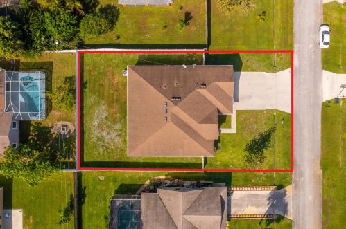 1322 Nancy Ln, Fort Pierce FL  34983-3122 exterior